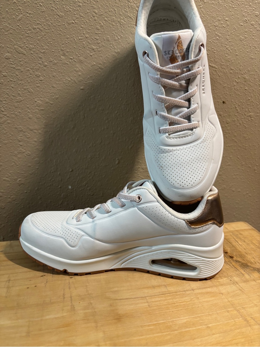 Sketchers Size 7 White and Gold Sneakers - Picture 2 of 9